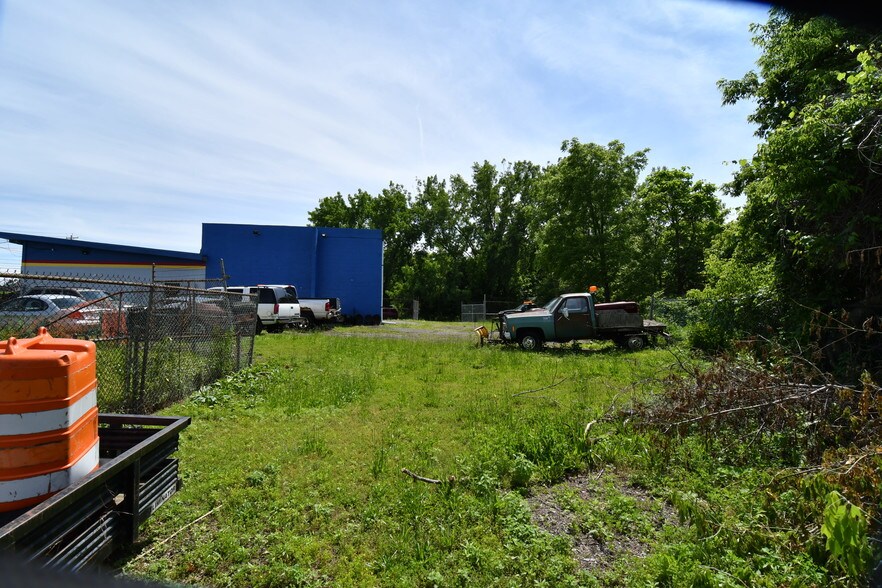 More Photos Of 1601 Lemoyne Ave, Syracuse Auto Repair For Sale