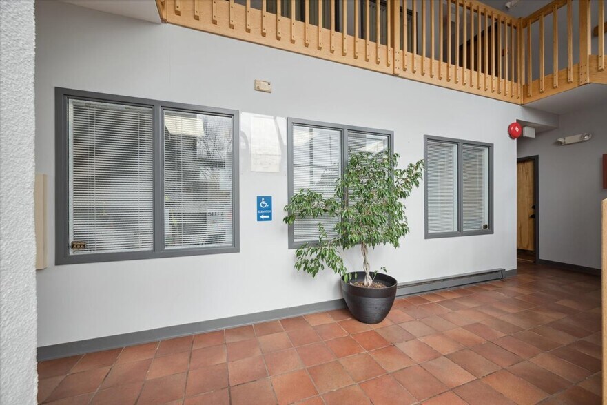 More Photos Of 495 Union Ave, Middlesex Medical For Lease