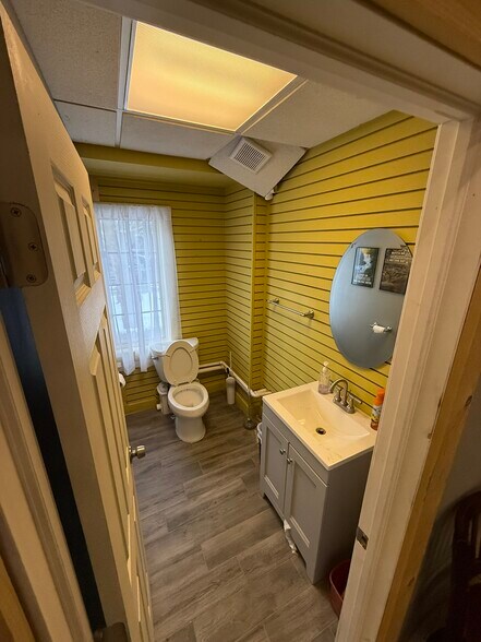 More Photos Of 2359 Joslyn Ct, Lake Orion Office For Lease