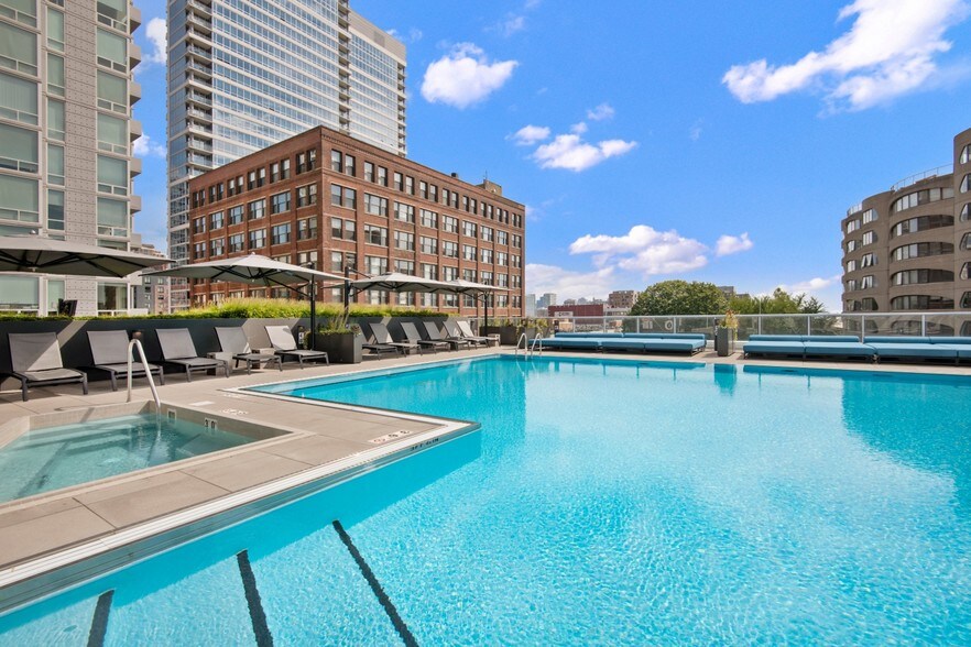 More Photos Of 720 S Wells St, Chicago Multifamily For Sale