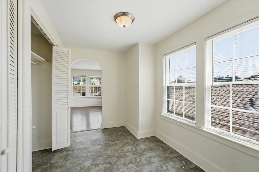 More Photos Of 3206 E Magnolia Ave, Knoxville Apartments For Sale