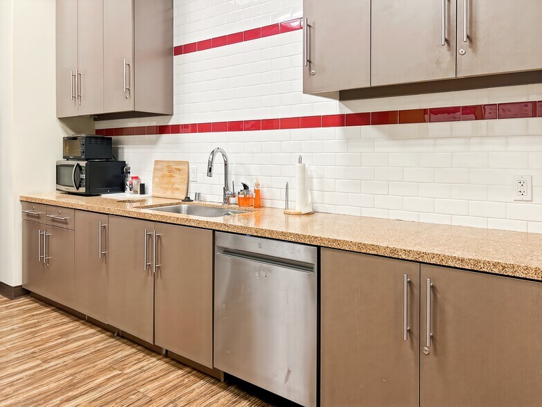 More Photos Of 25350 Magic Mountain Pky, Valencia Coworking Space