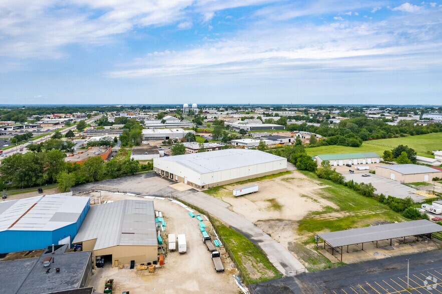 More Photos Of 7921 N Hale Ave, Peoria Warehouse For Sale