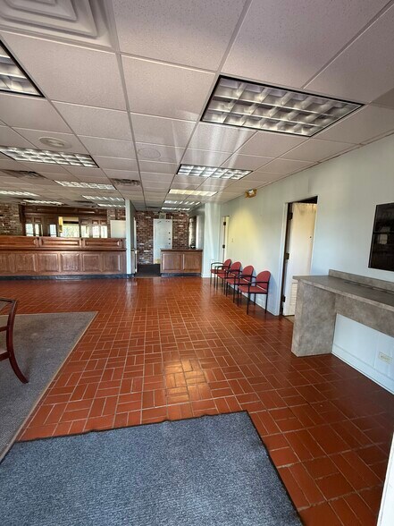 More Photos Of 8796 Greenwell Springs Rd, Baton Rouge General Retail For Sale
