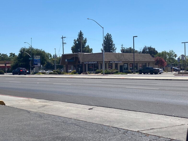 More Photos Of 4005 N Blackstone Ave, Fresno Restaurant For Sale