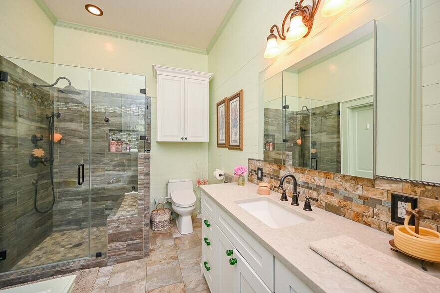 More Photos Of 315 Cedar St, New Ulm Specialty For Sale