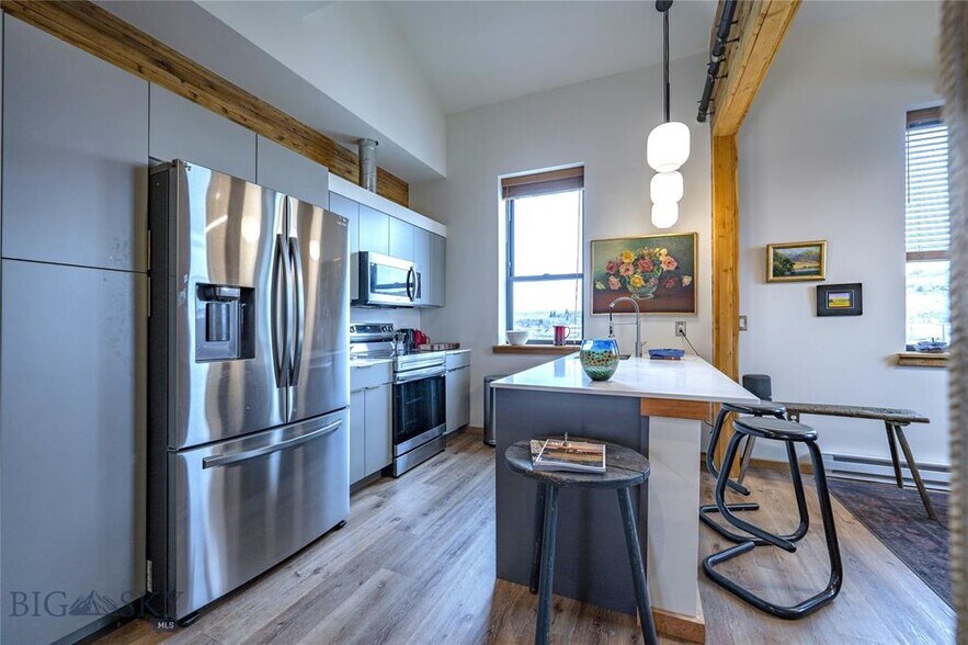 More Photos Of 924 E Park St, Livingston Apartments For Sale