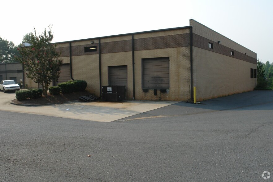 More Photos Of 3830 Rose Lake Dr, Charlotte Warehouse For Lease
