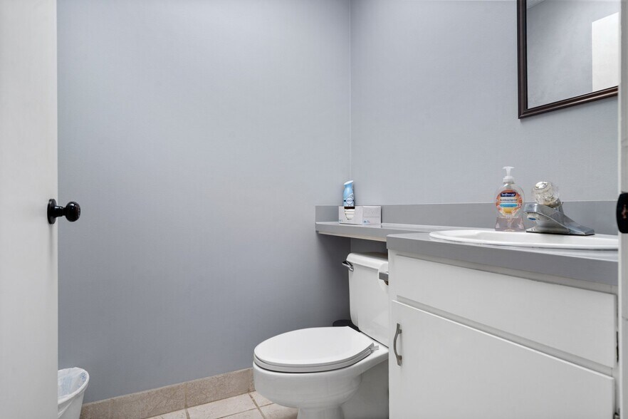 More Photos Of 110 N Bronson Ave, Big Rapids Office For Sale