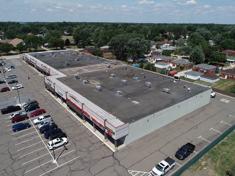 More Photos Of 3390-3520 West Rd, Trenton Storefront For Lease