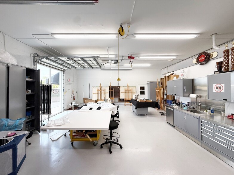 More Photos Of 1214 Roebuck Ct, West Palm Beach Warehouse For Lease