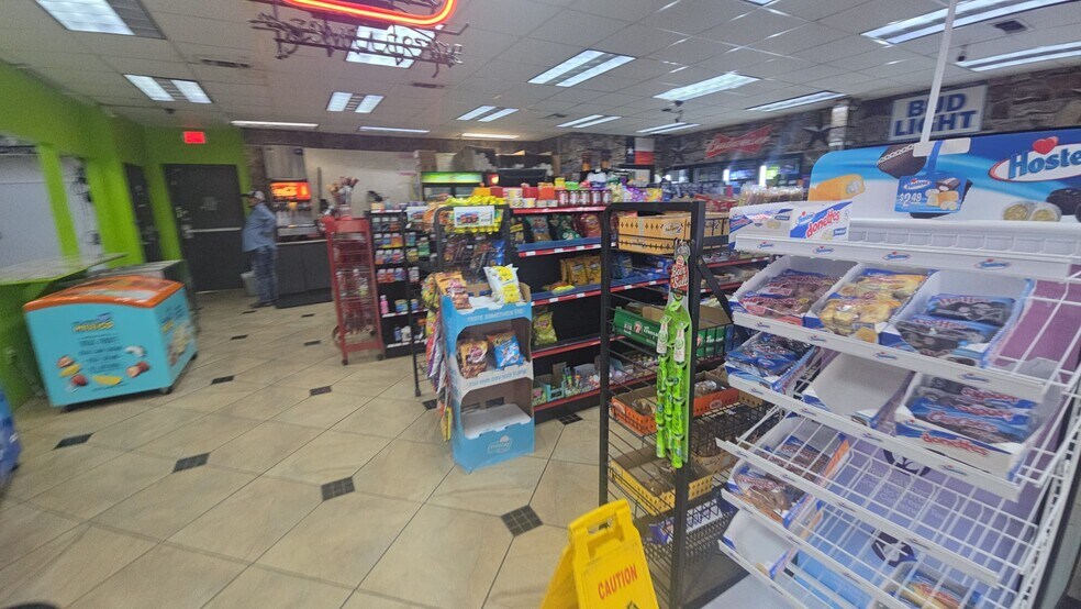 More Photos Of 1811 S Broadway Ave, Tyler Convenience Store For Sale