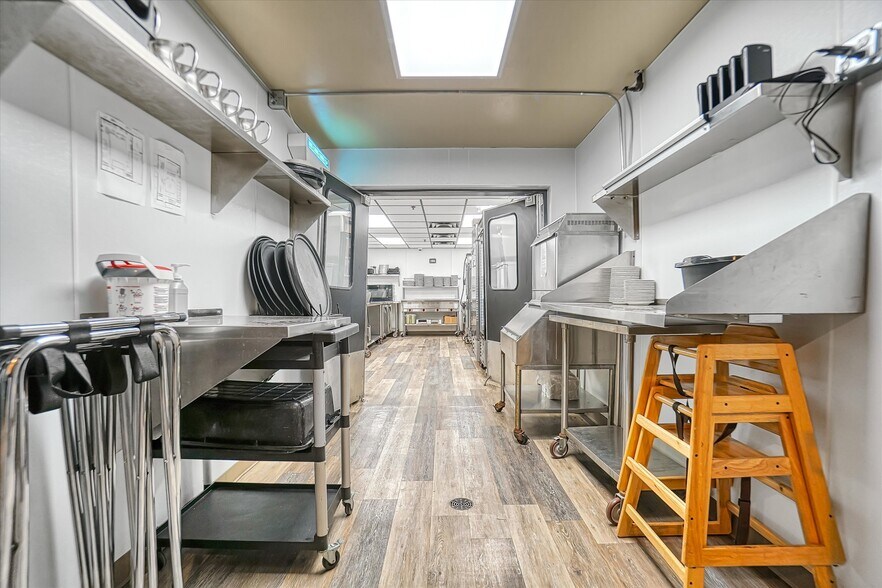 More Photos Of 23894 S Frontage Rd, Weatherford Bar For Sale