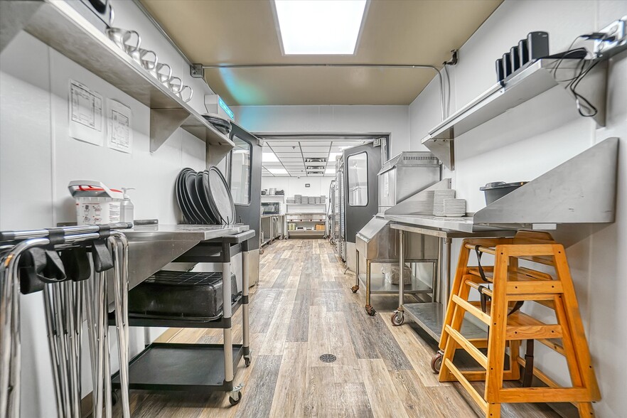 More Photos Of 23894 S Frontage Rd, Weatherford Bar For Sale