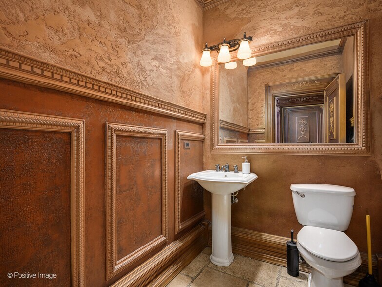 More Photos Of 7162 W Grand Ave, Elmwood Park Apartments For Sale