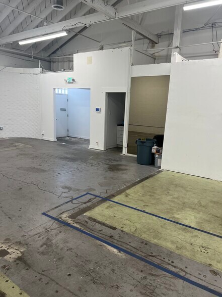 More Photos Of 2010-2020 Lincoln Ave, Pasadena Storefront Retail Office For Lease