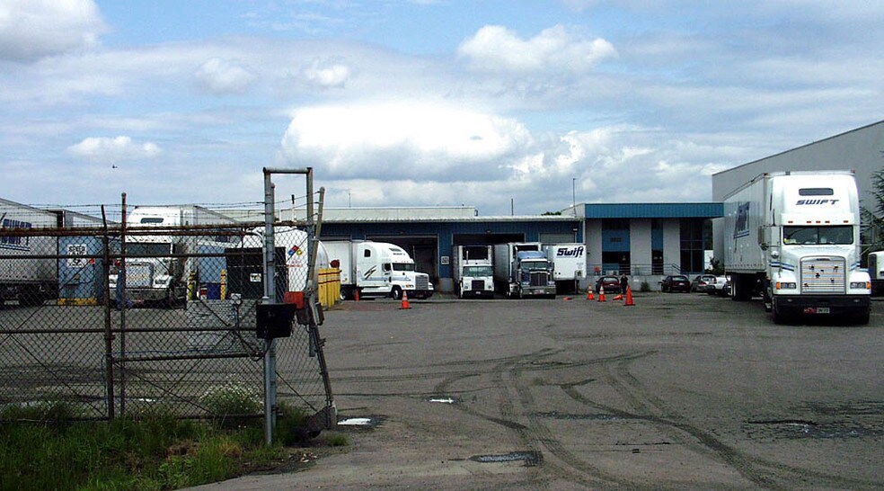 Primary Photo Of 3600 S 124th St, Tukwila Truck Terminal For Lease