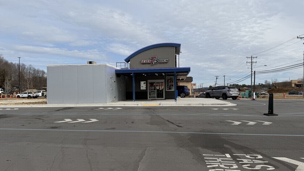 More Photos Of 1832 Winkler St, Wilkesboro Restaurant For Sale