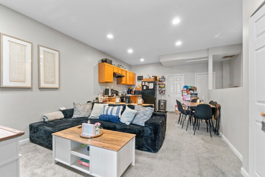 More Photos Of 1918 McCulloh St, Baltimore Apartments For Sale
