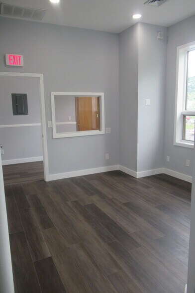More Photos Of 433 N Broad St, Elizabeth Office For Lease