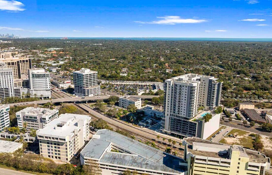More Photos Of 9480 S Dixie Hwy, Miami Office For Sale