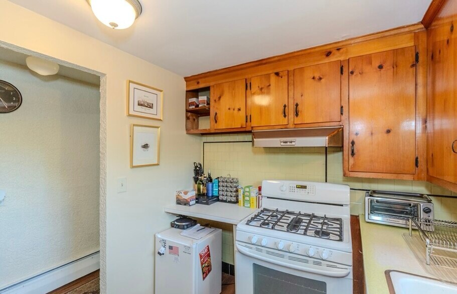 More Photos Of 230 Airport Rd, Warwick Office For Sale