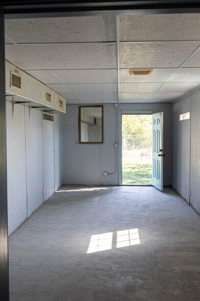 More Photos Of 605 Martin Luther King Jr Dr, Temple Research And Development For Sale