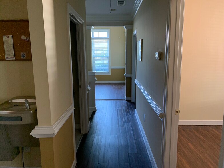 More Photos Of 11539 Park Woods Cir, Alpharetta Office For Lease