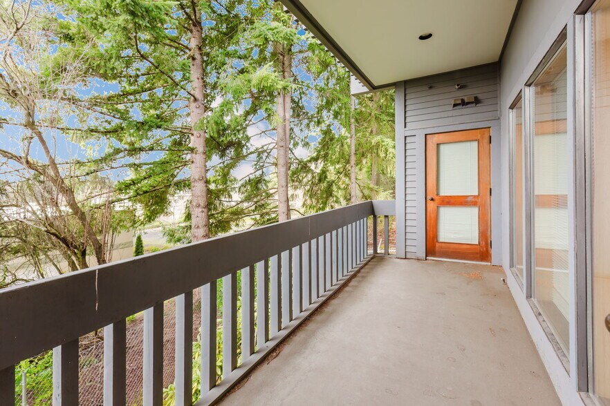 More Photos Of 1040 NE Hostmark St, Poulsbo Office For Sale