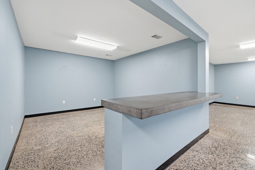 More Photos Of 708 Museum Rd, Conway Light Distribution For Lease