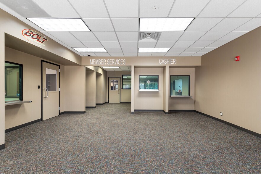 More Photos Of 212 S Main St, Grove Office For Sale