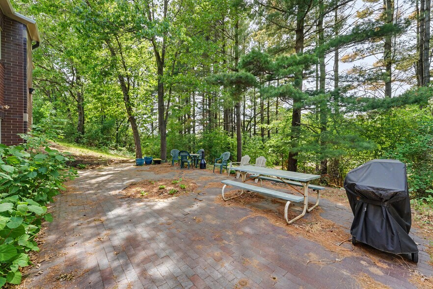 More Photos Of 2725 Arbor Ct, Eau Claire Office For Sale