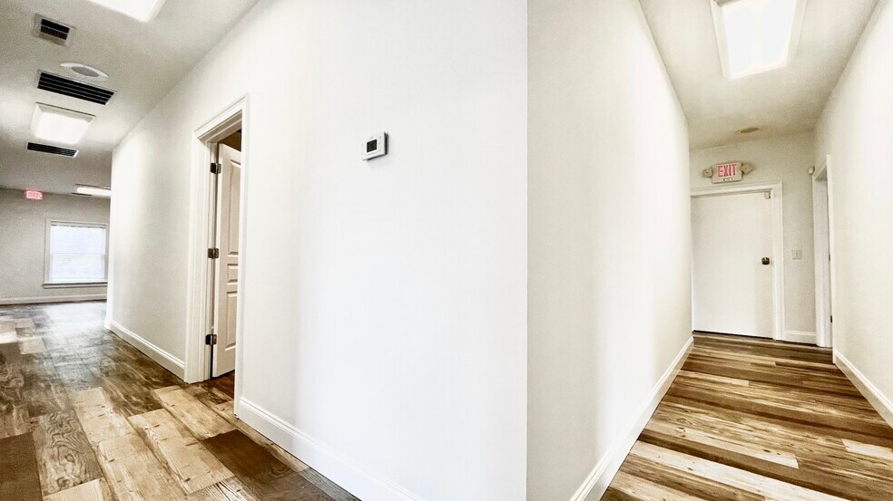 More Photos Of 4080 McGinnis Ferry Rd, Alpharetta Office For Sale