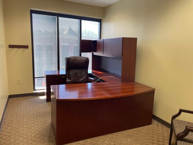More Photos Of 6495 Shiloh Rd, Alpharetta Office For Sale