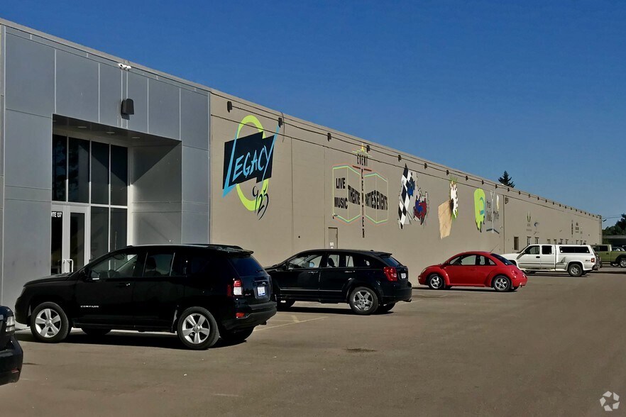 More Photos Of 925 N Lapeer Rd, Oxford General Retail For Lease