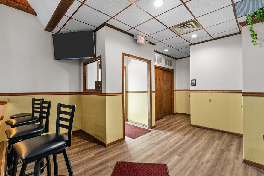 More Photos Of 1027 S Main St, Oshkosh Restaurant For Sale