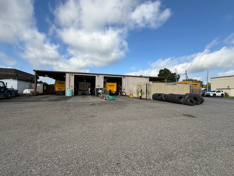 More Photos Of 6890 Bert Kouns Industrial Loop, Shreveport Distribution For Lease