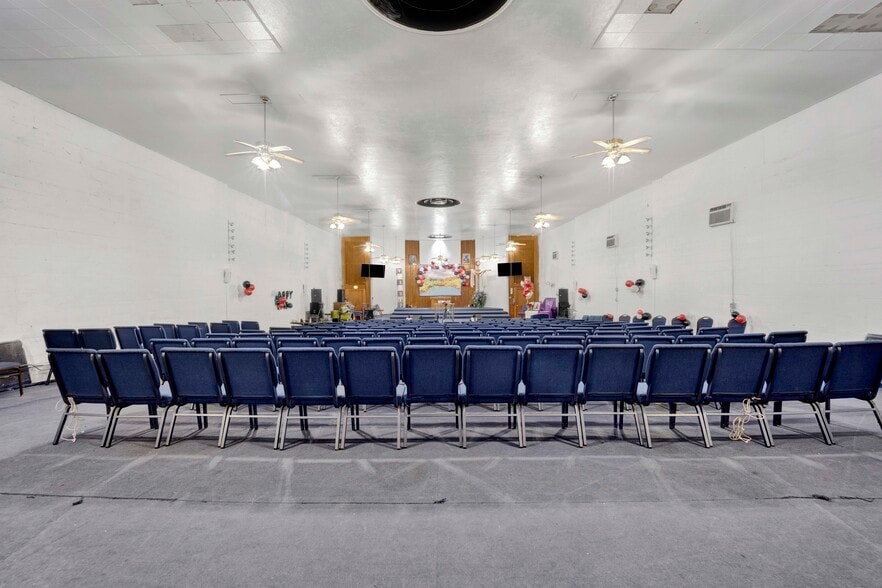 More Photos Of 3677 W Grand Ave, Chicago Religious Facility For Sale