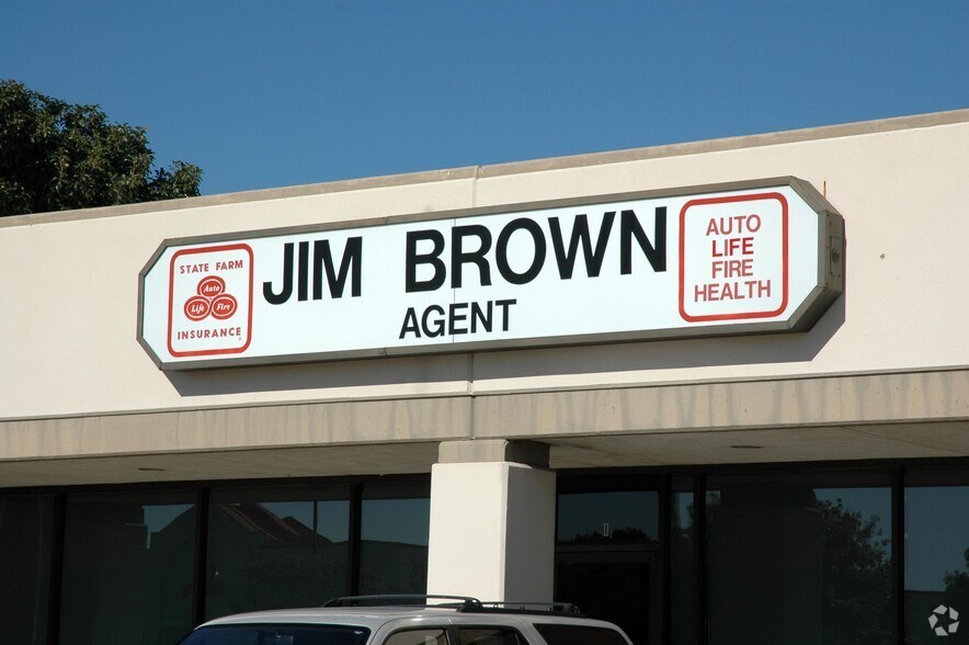 More Photos Of 1225 Belt Line Rd, Garland Unknown For Lease