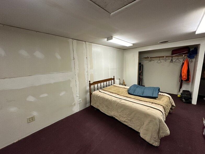 More Photos Of 130 Commercial Ln, Sundance Office For Sale