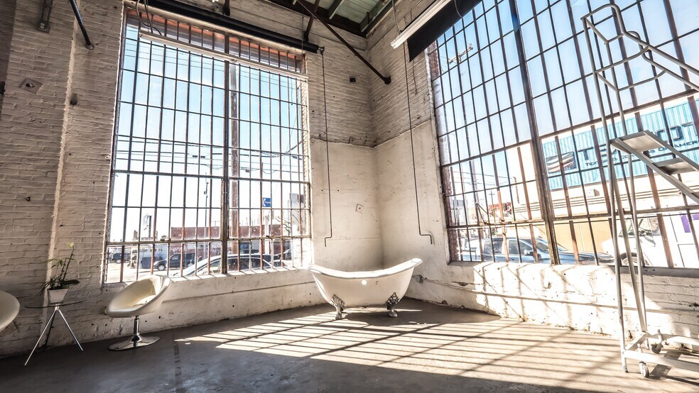 More Photos Of 6000 Avalon Blvd, Los Angeles Warehouse For Lease