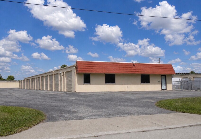 Primary Photo Of 7535 Enterprise Dr, Riviera Beach Light Distribution For Lease