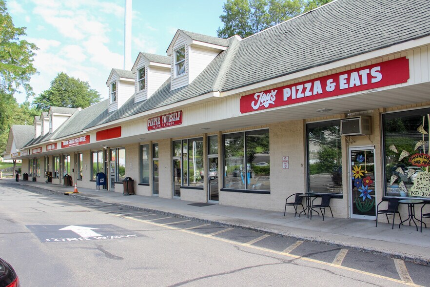 More Photos Of 14 Stony Ridge Plz, Stony Point Unknown For Lease