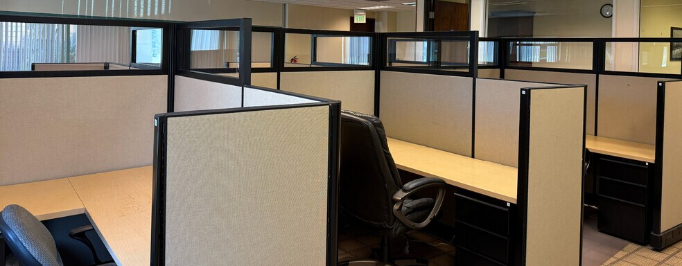 More Photos Of 1435-1475 Huntington Ave, South San Francisco Showroom For Sale