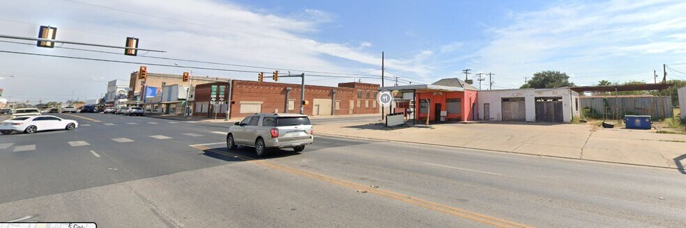 More Photos Of 304 S Oak St, Pearsall Land For Sale