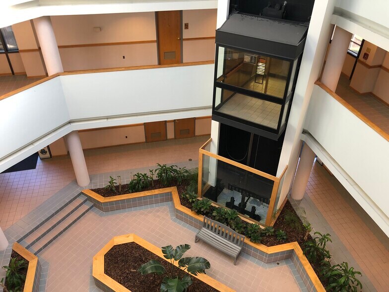 More Photos Of 3261 Old Washington Rd, Waldorf Loft Creative Space For Lease