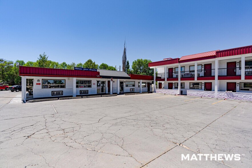 More Photos Of 1702 E Main St, Montrose Hotel For Sale