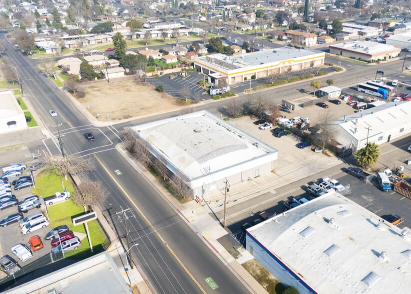 More Photos Of 1460 W 18th St, Merced Office For Sale