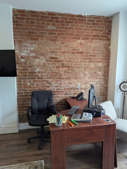 Primary Photo Of 123 W Main St, Middletown Storefront Retail Office For Lease