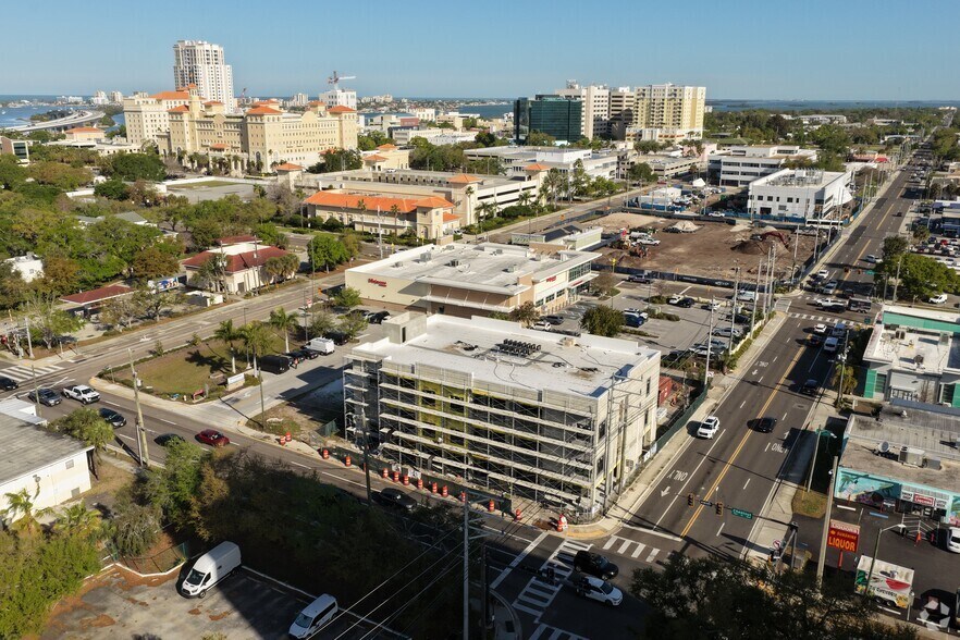 More Photos Of 708 Chestnut St, Clearwater Apartments For Lease